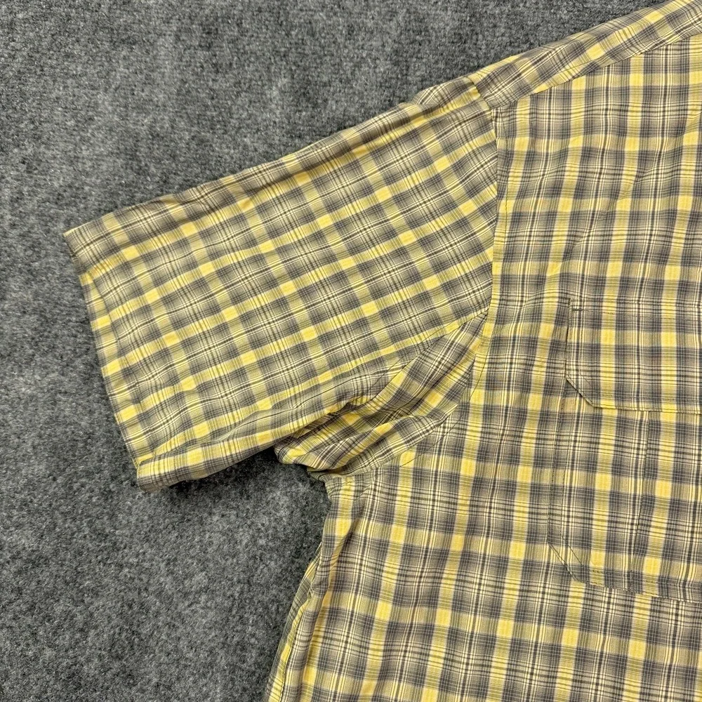 Duluth Trading Shirt Mens XL Plaid Short Sleeve Fishing Hiking Outdoor Nylon